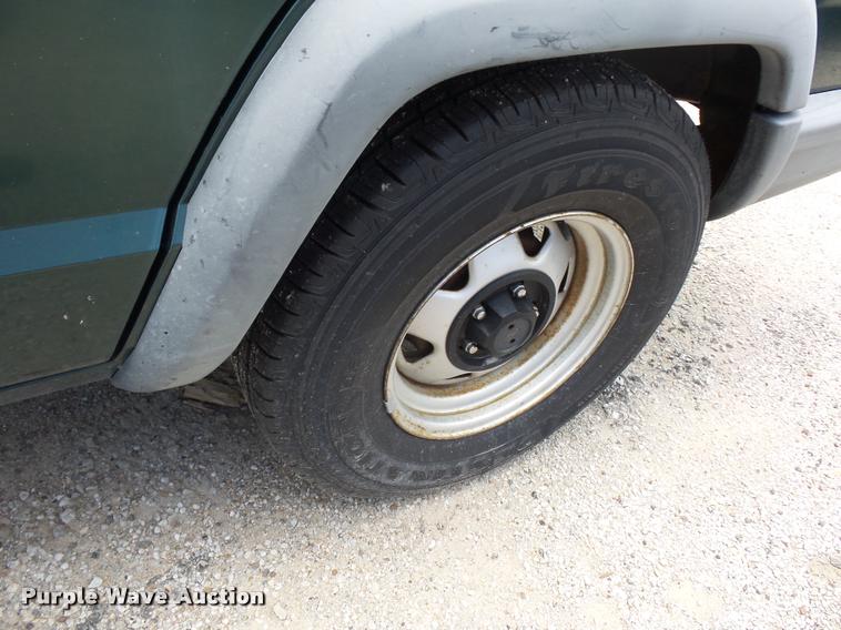 image for item DJ9580 1999 Jeep Cherokee SUV