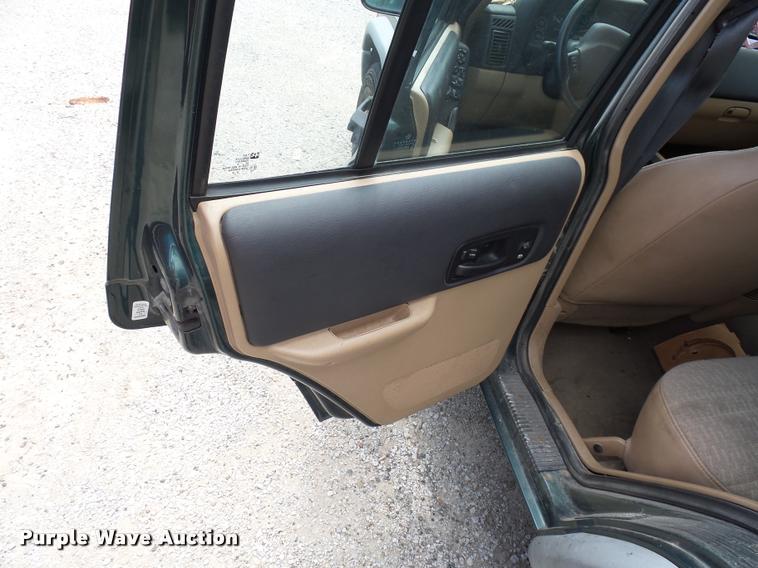image for item DJ9580 1999 Jeep Cherokee SUV