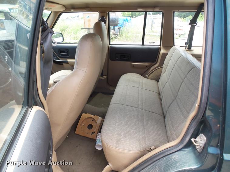 image for item DJ9580 1999 Jeep Cherokee SUV