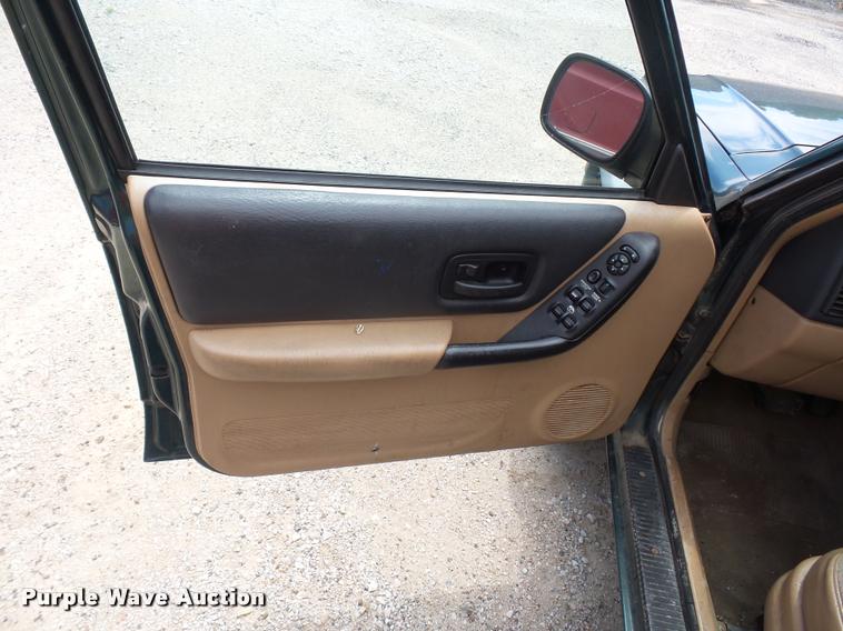 image for item DJ9580 1999 Jeep Cherokee SUV