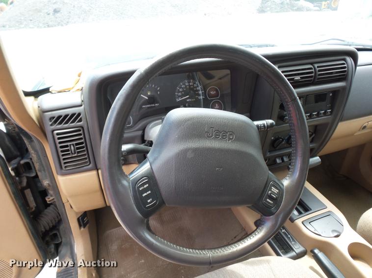 image for item DJ9580 1999 Jeep Cherokee SUV