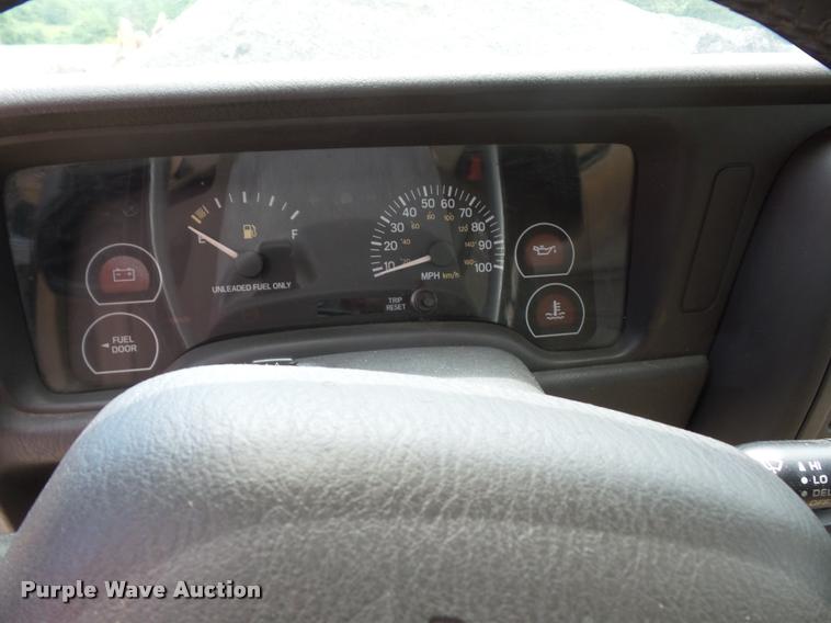 image for item DJ9580 1999 Jeep Cherokee SUV