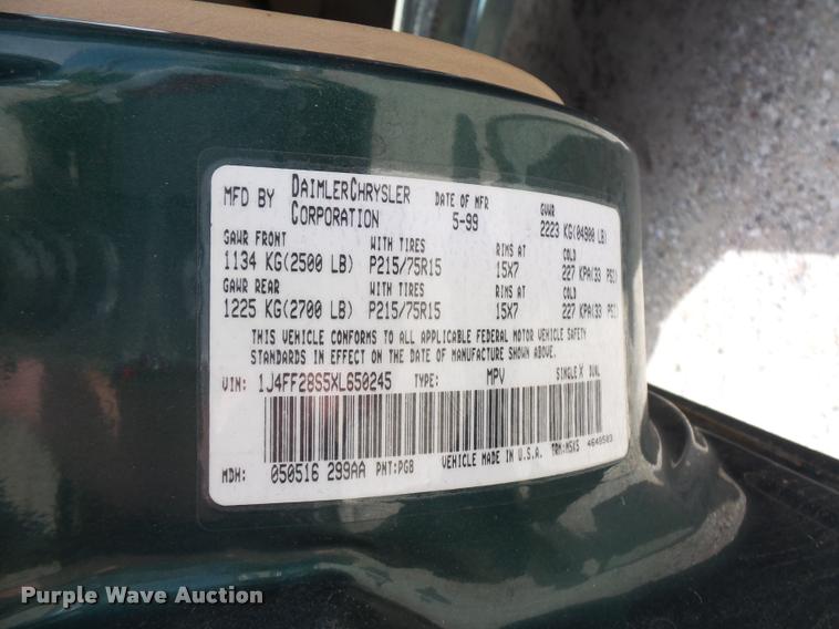 image for item DJ9580 1999 Jeep Cherokee SUV