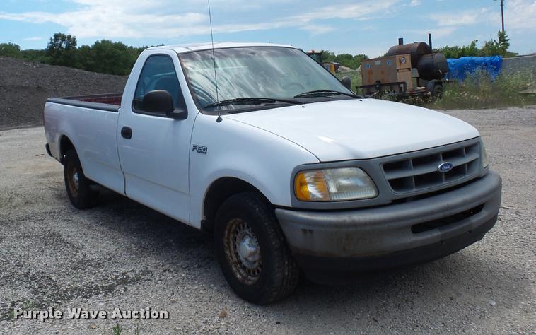 image for item DJ9581 1997 Ford F150 pickup truck