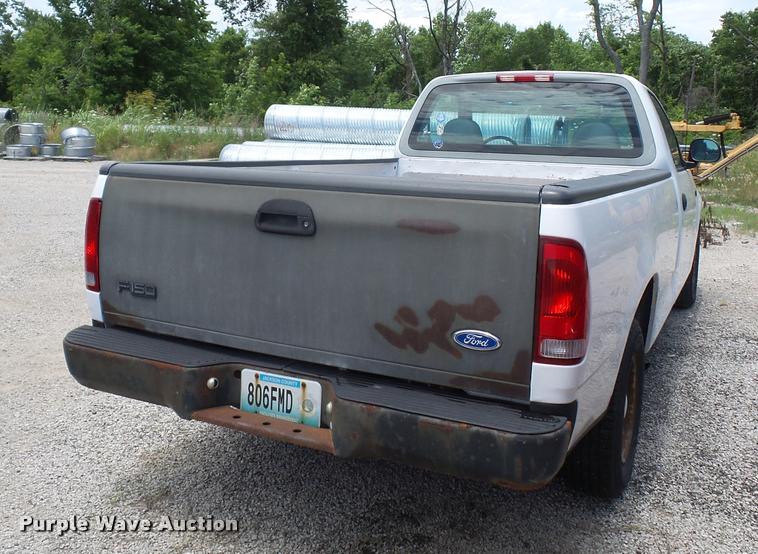 image for item DJ9581 1997 Ford F150 pickup truck