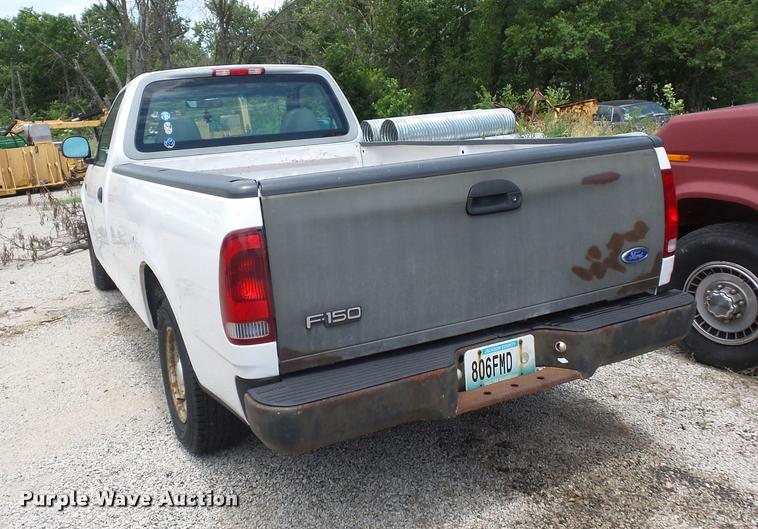 image for item DJ9581 1997 Ford F150 pickup truck