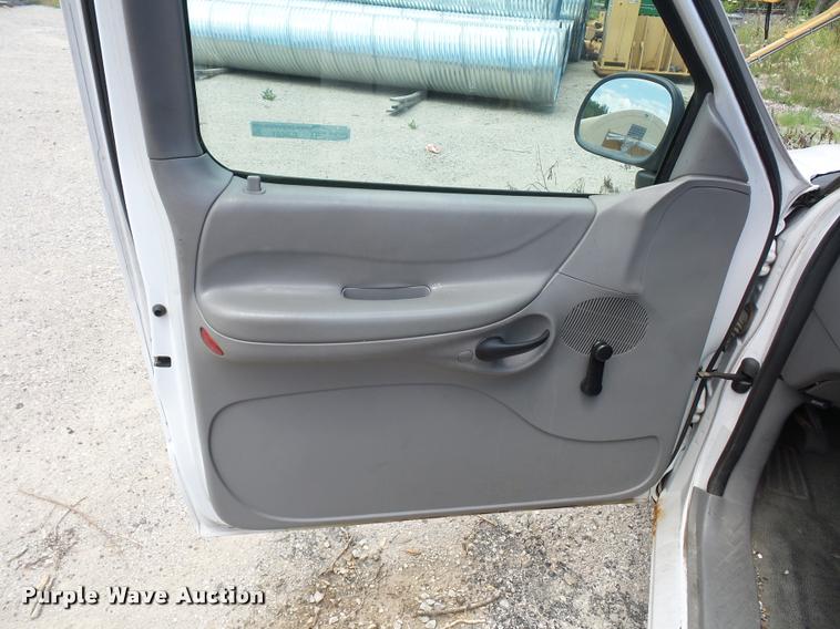 image for item DJ9581 1997 Ford F150 pickup truck