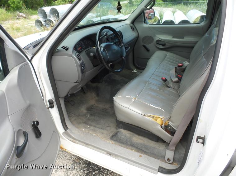 image for item DJ9581 1997 Ford F150 pickup truck