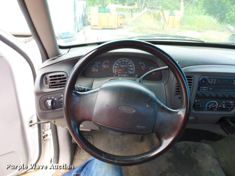 image for item DJ9581 1997 Ford F150 pickup truck