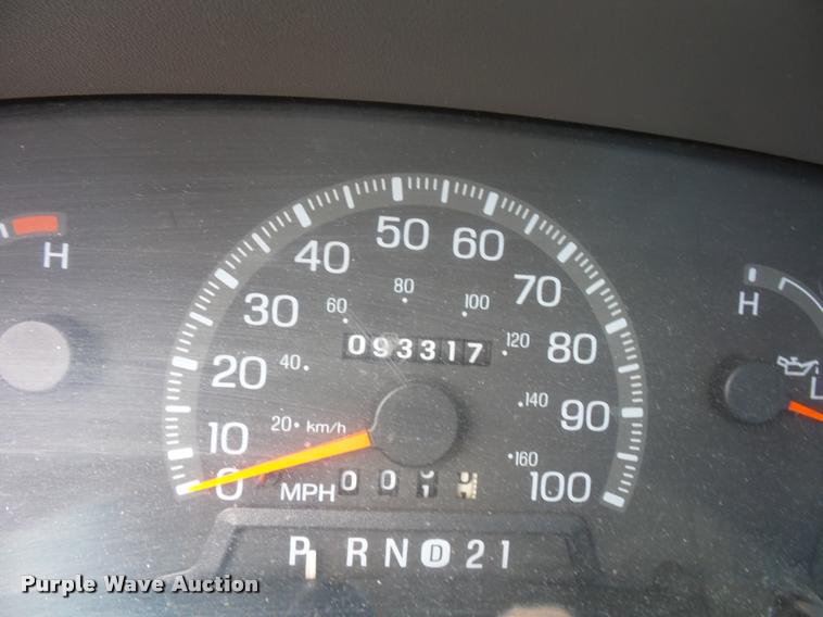 image for item DJ9581 1997 Ford F150 pickup truck