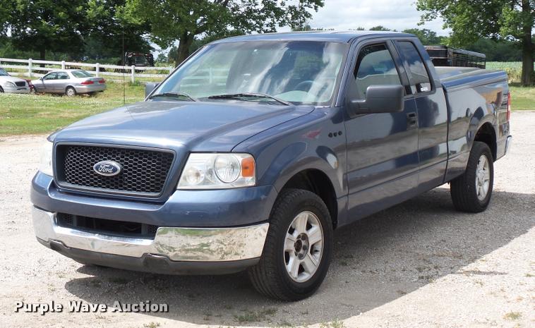 image for item DJ9589 2004 Ford F150 SuperCab pickup truck