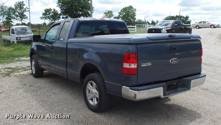image for item DJ9589 2004 Ford F150 SuperCab pickup truck