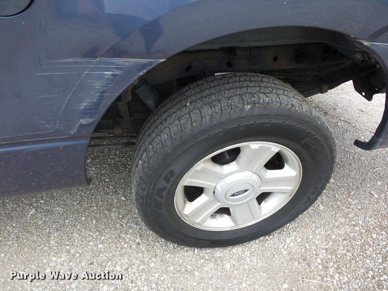 image for item DJ9589 2004 Ford F150 SuperCab pickup truck