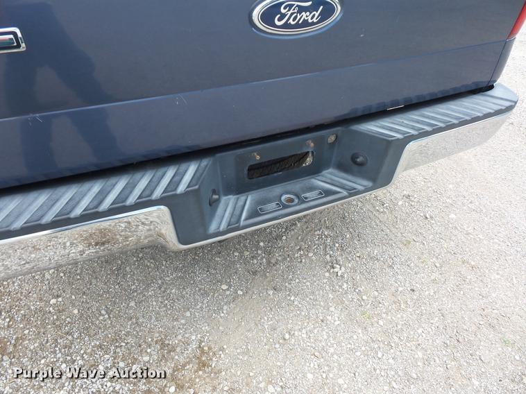 image for item DJ9589 2004 Ford F150 SuperCab pickup truck