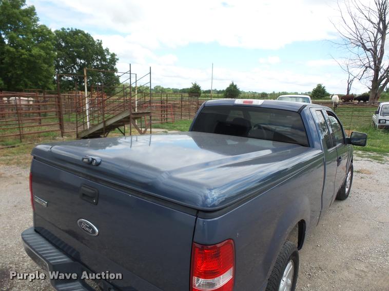 image for item DJ9589 2004 Ford F150 SuperCab pickup truck