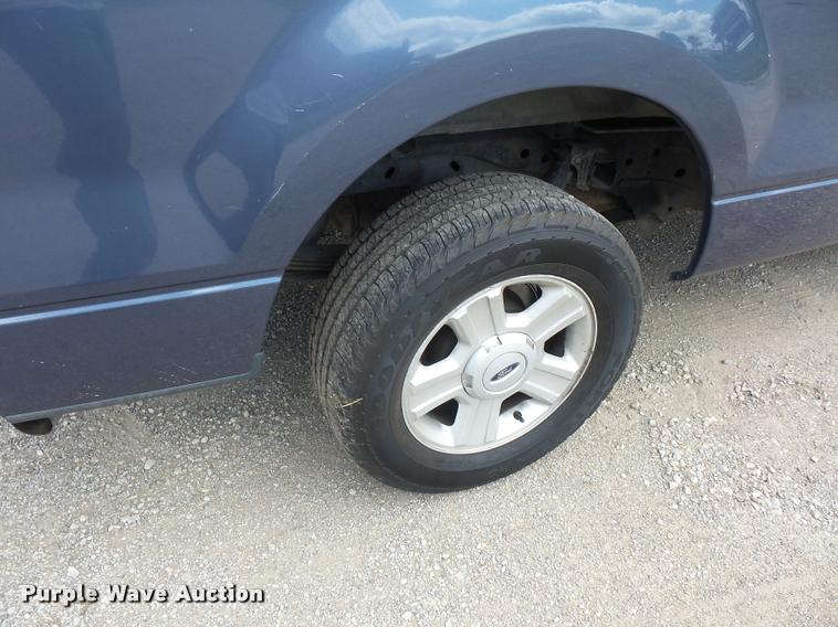 image for item DJ9589 2004 Ford F150 SuperCab pickup truck