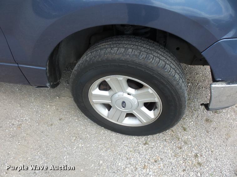 image for item DJ9589 2004 Ford F150 SuperCab pickup truck