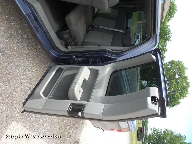 image for item DJ9589 2004 Ford F150 SuperCab pickup truck