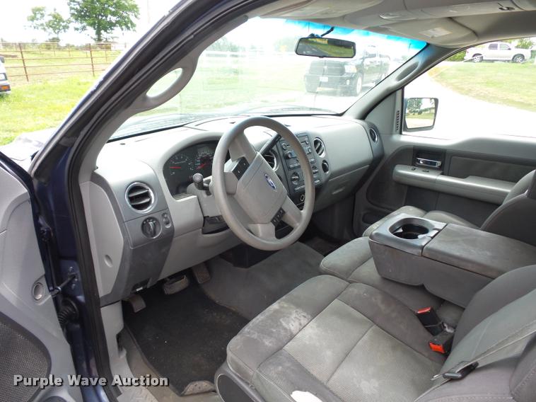 image for item DJ9589 2004 Ford F150 SuperCab pickup truck