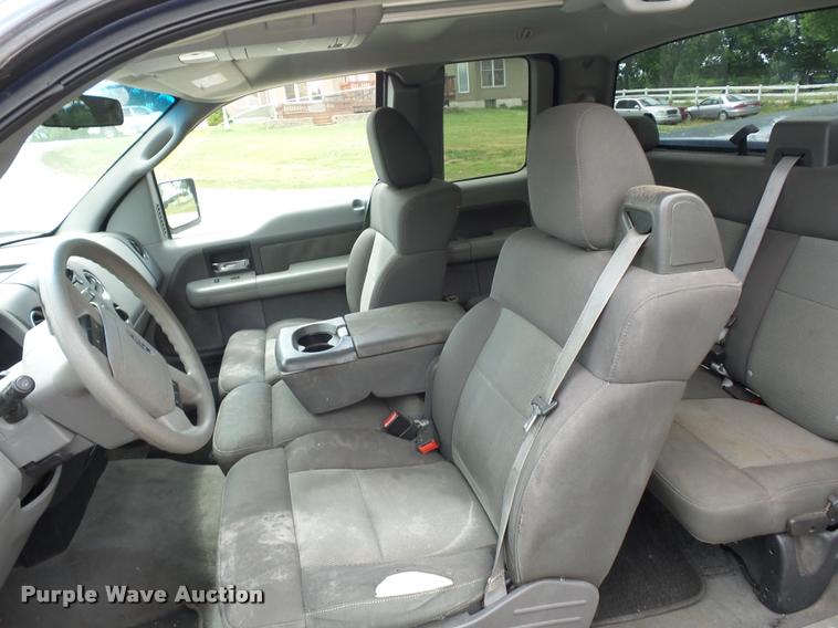 image for item DJ9589 2004 Ford F150 SuperCab pickup truck