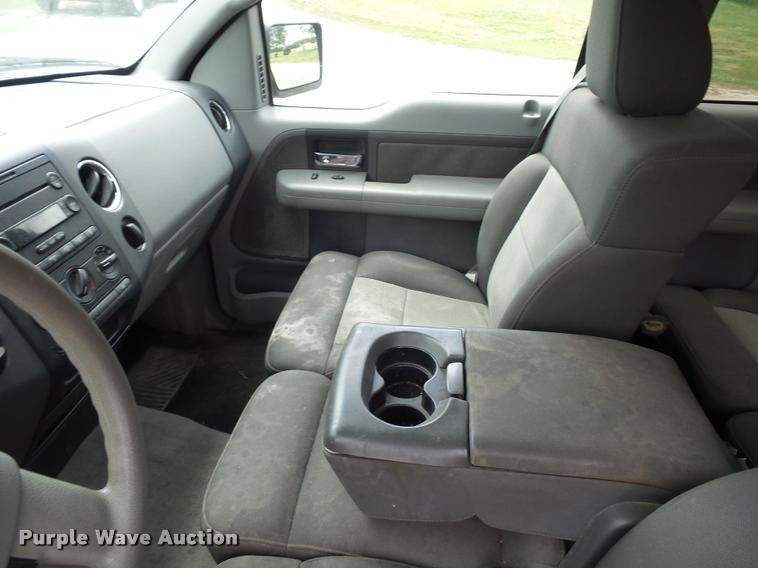 image for item DJ9589 2004 Ford F150 SuperCab pickup truck