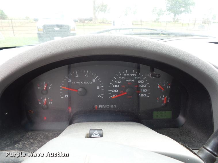 image for item DJ9589 2004 Ford F150 SuperCab pickup truck