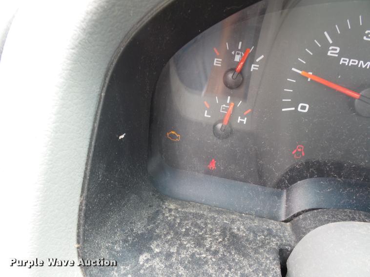 image for item DJ9589 2004 Ford F150 SuperCab pickup truck