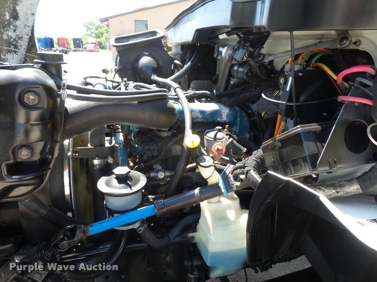 image for item DJ9591 2005 International DuraStar 4400 truck cab and chassis