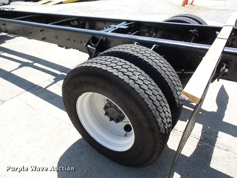 image for item DJ9591 2005 International DuraStar 4400 truck cab and chassis