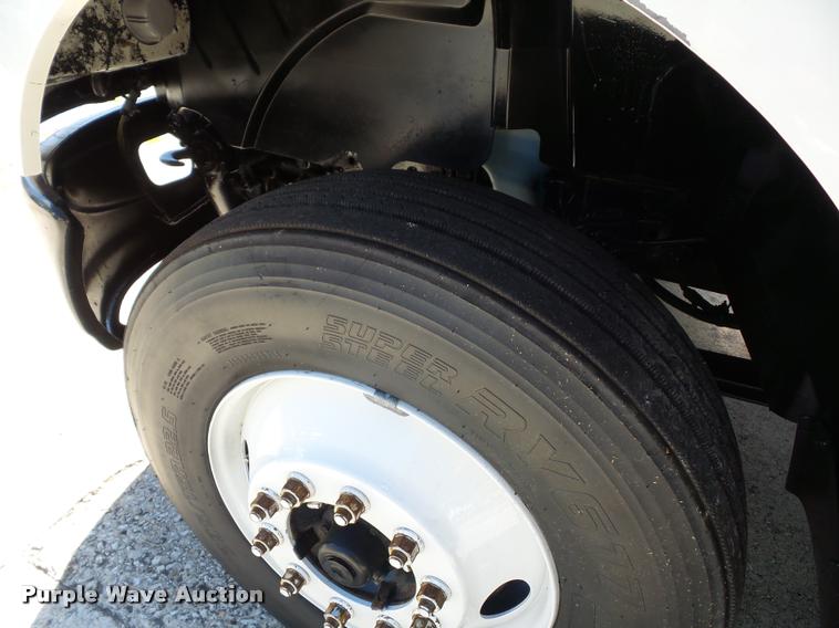 image for item DJ9591 2005 International DuraStar 4400 truck cab and chassis