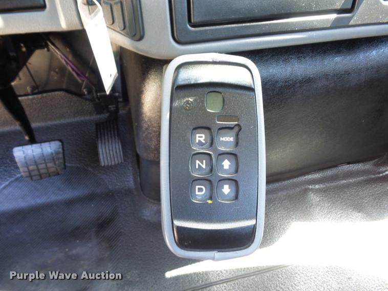 image for item DJ9591 2005 International DuraStar 4400 truck cab and chassis