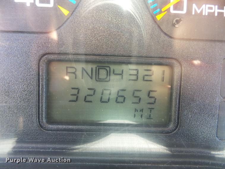 image for item DJ9591 2005 International DuraStar 4400 truck cab and chassis