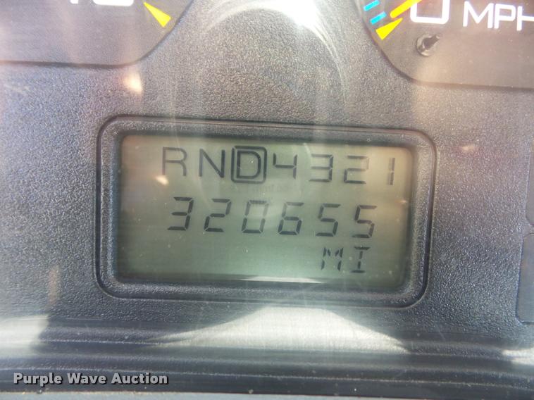 image for item DJ9591 2005 International DuraStar 4400 truck cab and chassis