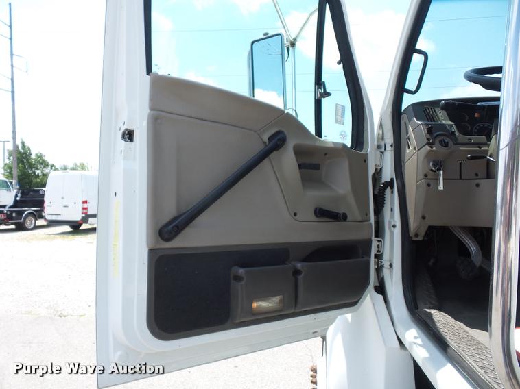 image for item DJ9602 2004 Sterling Acterra truck cab and chassis
