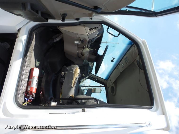 image for item DJ9602 2004 Sterling Acterra truck cab and chassis