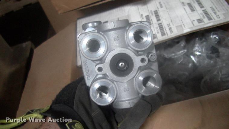 image for item DK9622 Approximately 8 Wabco ABS remote valves