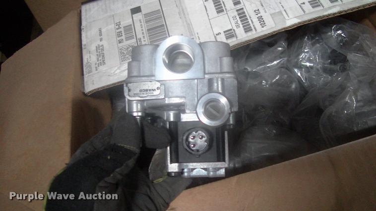 image for item DK9622 Approximately 8 Wabco ABS remote valves