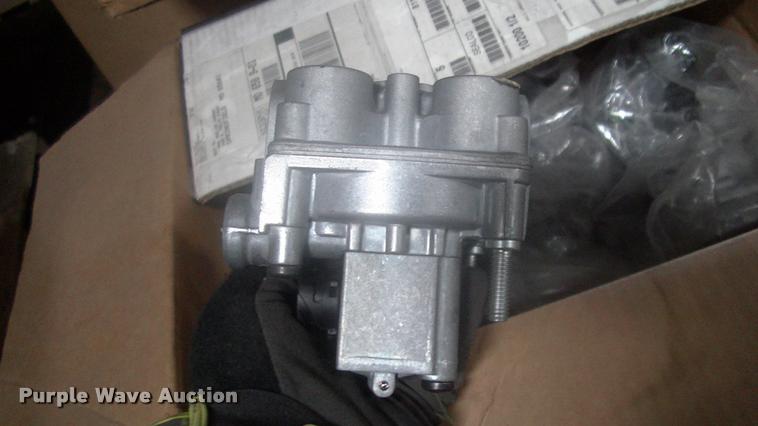 image for item DK9622 Approximately 8 Wabco ABS remote valves