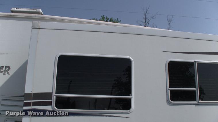 image for item DK9634 2007 Keystone Challenger camper