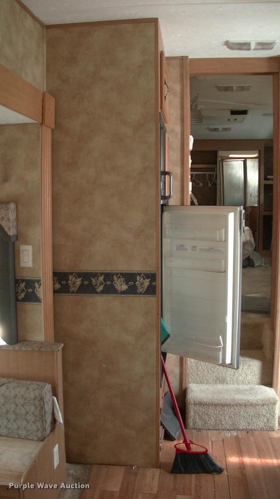 image for item DK9634 2007 Keystone Challenger camper