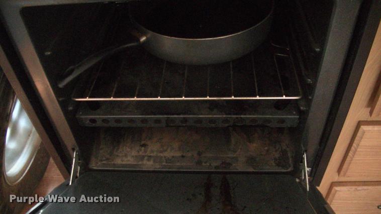 image for item DK9634 2007 Keystone Challenger camper