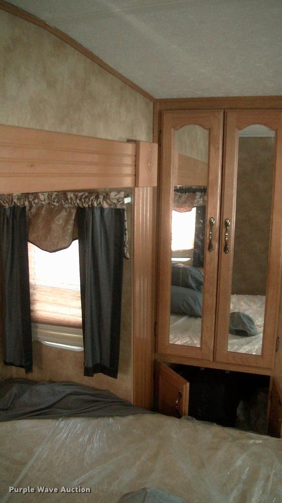 image for item DK9634 2007 Keystone Challenger camper