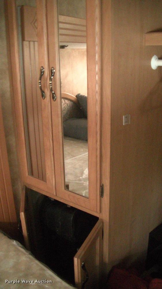 image for item DK9634 2007 Keystone Challenger camper