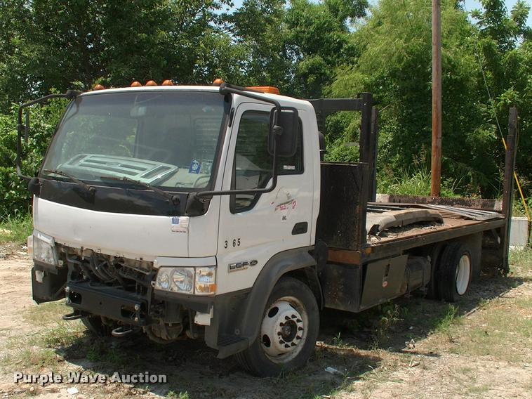 image for item DK9642 2006 Ford LCF flatbed truck