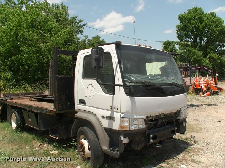 image for item DK9642 2006 Ford LCF flatbed truck