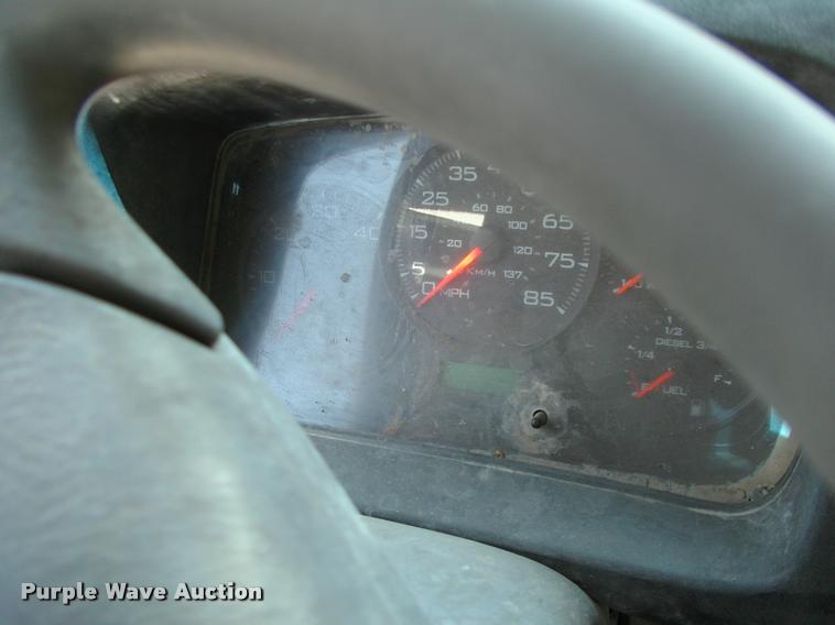 image for item DK9642 2006 Ford LCF flatbed truck