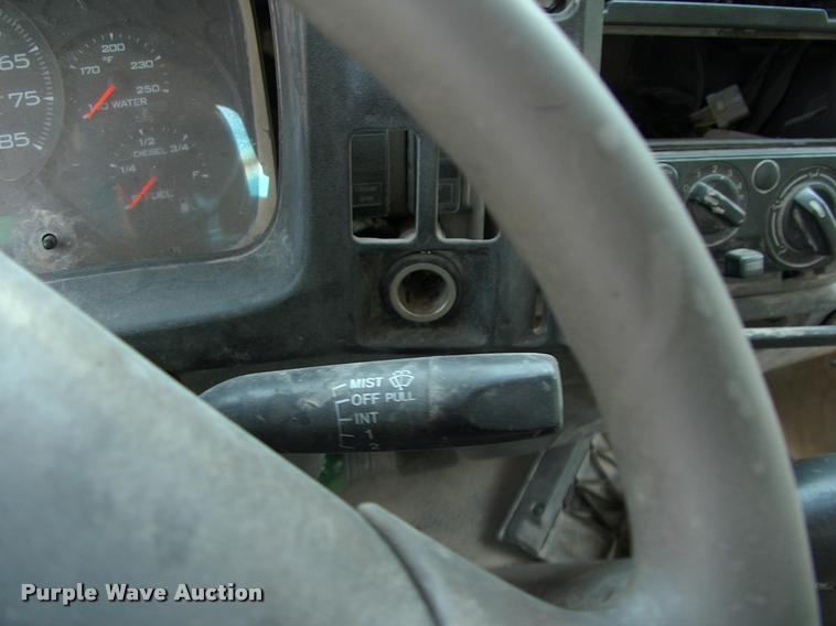 image for item DK9642 2006 Ford LCF flatbed truck