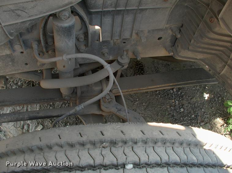 image for item DK9642 2006 Ford LCF flatbed truck