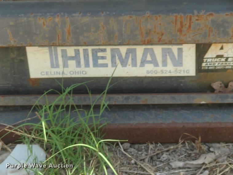 image for item DK9642 2006 Ford LCF flatbed truck