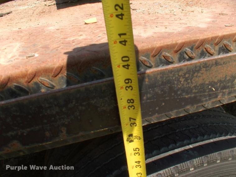 image for item DK9642 2006 Ford LCF flatbed truck